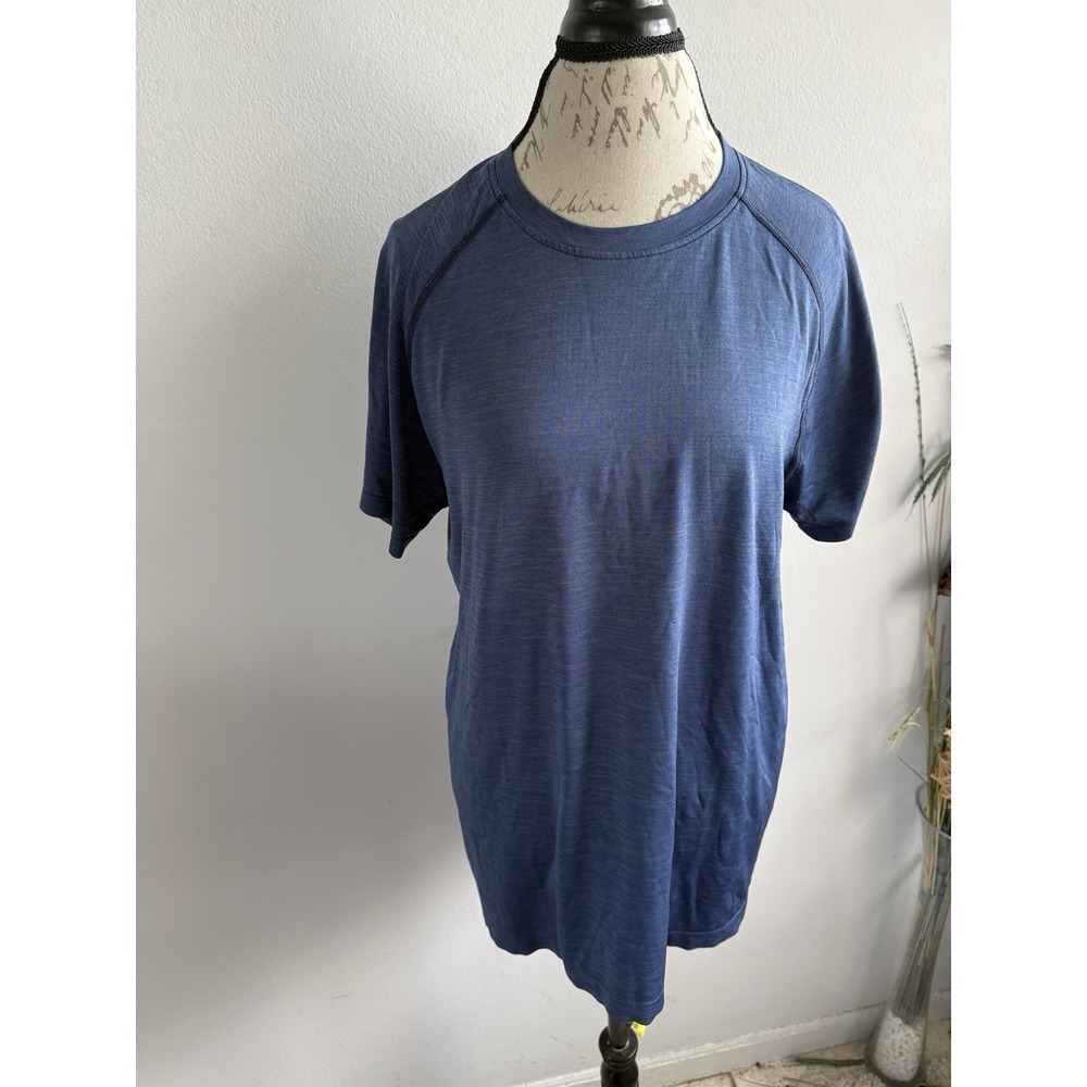 Rhone Shirt Men Size M Short Sleeve‎ Reign Tee Blue Breathable